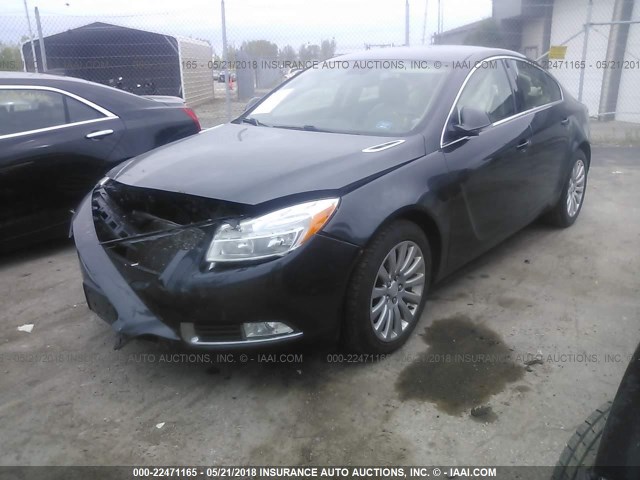 2G4GR5EK5C9181677 - 2012 BUICK REGAL GRAY photo 2