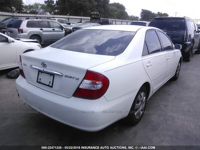 JTDBE32KX20025338 - 2002 TOYOTA CAMRY LE/XLE/SE თეთრი ფოტო 4