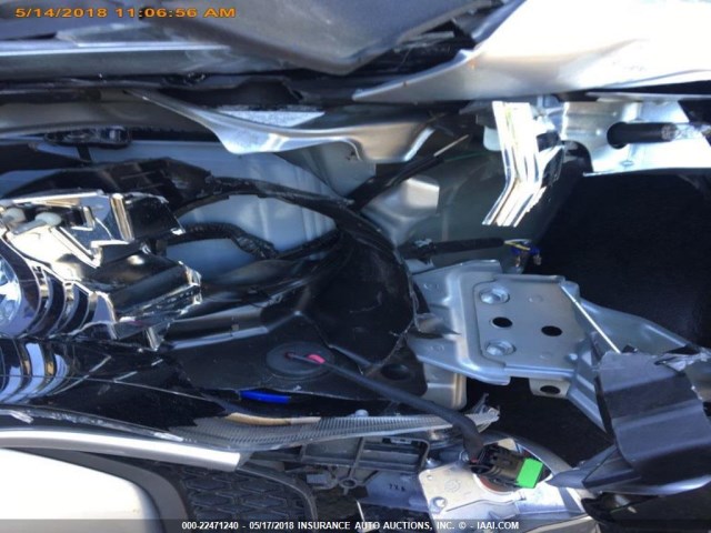 JTEBU5JR0J5508833 - 2018 TOYOTA 4RUNNER SR5 PREM/LTDL/TRAIL/TRD SILVER photo 16