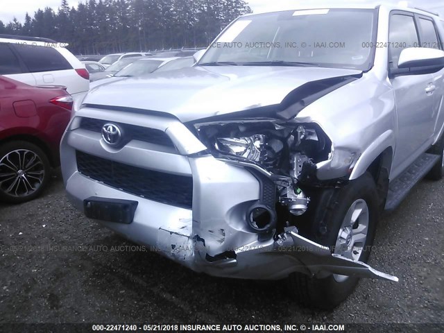 JTEBU5JR0J5508833 - 2018 TOYOTA 4RUNNER SR5 PREM/LTDL/TRAIL/TRD SILVER photo 6