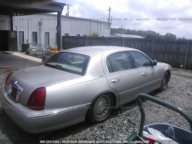 1LNHM81W6XY716644 - 1999 LINCOLN TOWN CAR EXECUTIVE GOLD photo 4