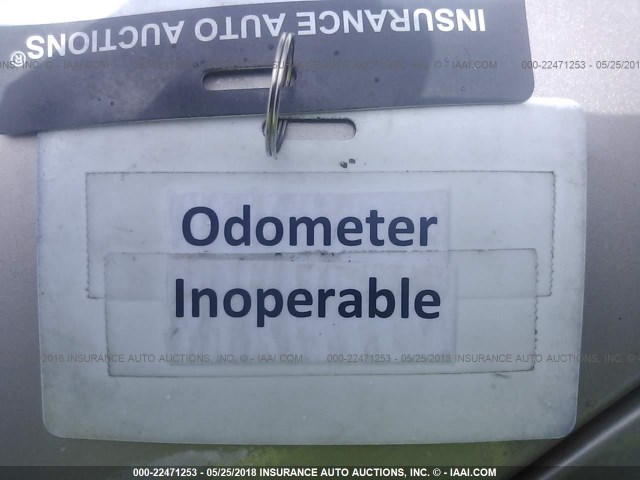 1LNHM81W6XY716644 - 1999 LINCOLN TOWN CAR EXECUTIVE GOLD photo 7