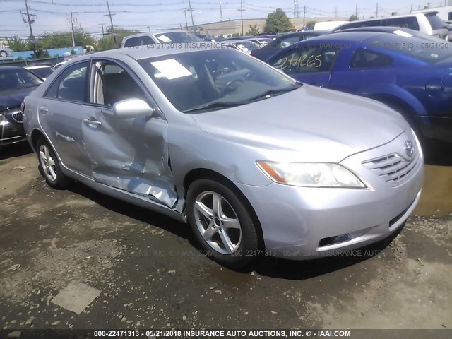 4T1BK46K27U049279 - 2007 TOYOTA CAMRY NEW GENERAT LE/XLE/SE SILVER photo 1