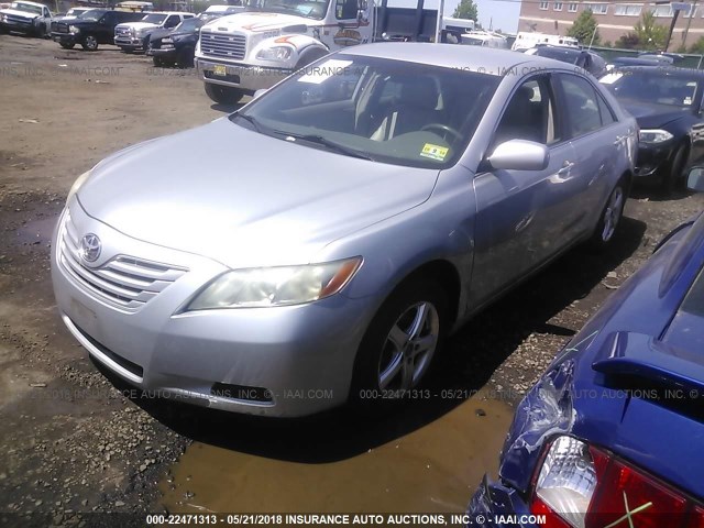 4T1BK46K27U049279 - 2007 TOYOTA CAMRY NEW GENERAT LE/XLE/SE SILVER photo 2