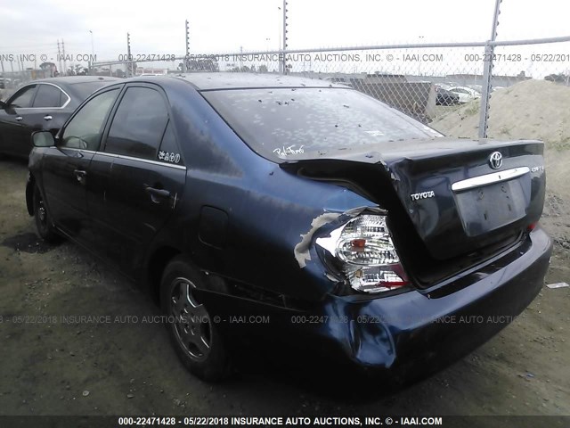 4T1BE32K62U593574 - 2002 TOYOTA CAMRY LE/XLE/SE ნაცრისფერი ფოტო 3