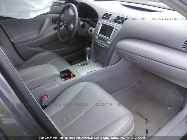 JTNBB46K373037938 - 2007 TOYOTA CAMRY NEW GENERAT HYBRID GRAY photo 5