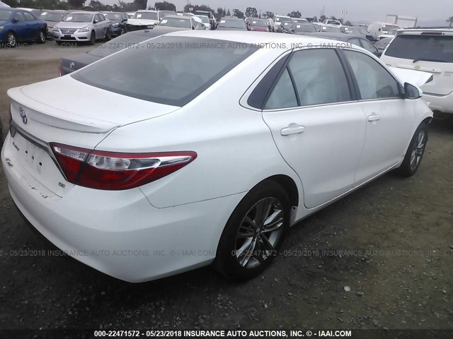 4T1BF1FK9HU350460 - 2017 TOYOTA CAMRY LE/XLE/SE/XSE WHITE photo 4