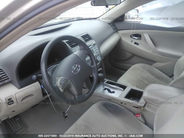4T4BE46K98R047091 - 2008 TOYOTA CAMRY CE/LE/XLE/SE GOLD photo 5