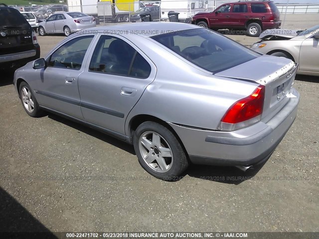 YV1RS58DX22097733 - 2002 VOLVO S60 2.4T SILVER photo 3