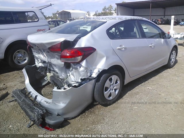 3KPFL4A76HE108551 - 2017 KIA FORTE LX/S SILVER photo 4