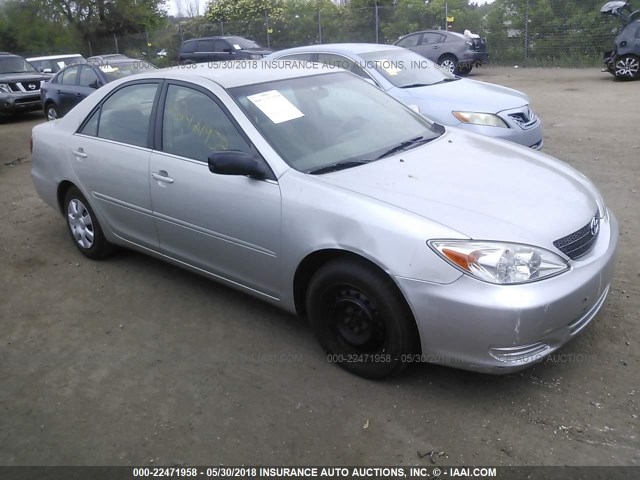 4T1BE32K02U004602 - 2002 TOYOTA CAMRY LE/XLE/SE SILVER photo 1