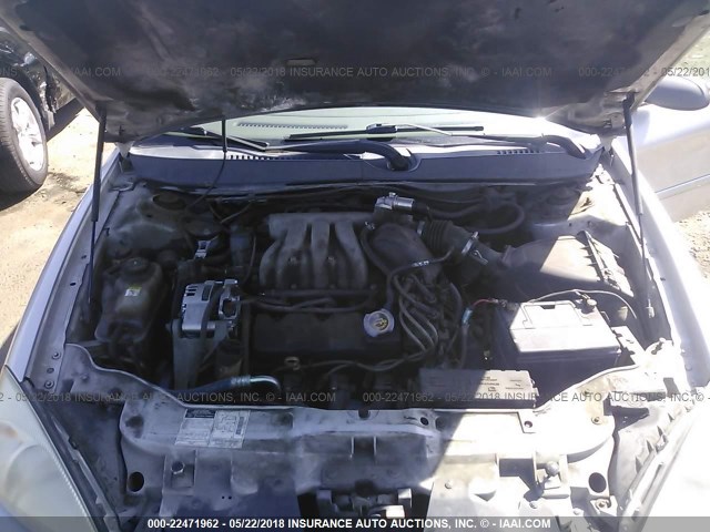 1FAFP5228YG203924 - 2000 FORD TAURUS LX WHITE photo 10