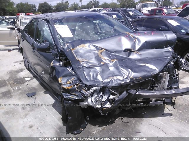 4T1BF1FK2DU223978 - 2013 TOYOTA CAMRY L/SE/LE/XLE 灰色 照片 1