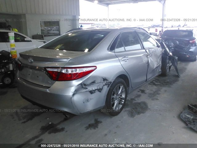 4T1BF1FK1GU170968 - 2016 TOYOTA CAMRY LE/XLE/SE/XSE SILVER photo 4