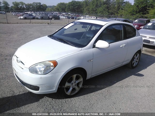 KMHCN36C77U013778 - 2007 HYUNDAI ACCENT SE WHITE photo 2