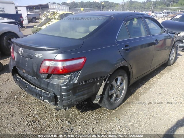 4T4BE46K27R008034 - 2007 TOYOTA CAMRY NEW GENERAT CE/LE/XLE/SE GRAY photo 4