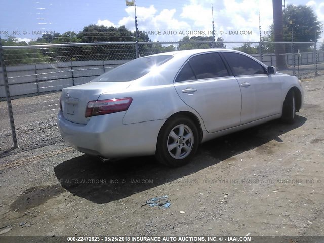 4T1BK46K29U083631 - 2009 TOYOTA CAMRY SE/LE/XLE SILVER photo 4