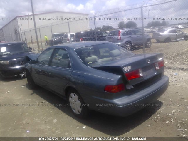 4T1BG28KX1U797868 - 2001 TOYOTA CAMRY CE/LE/XLE BLUE photo 3