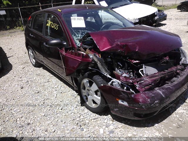 1FAHP37N57W335916 - 2007 FORD FOCUS ZX5/S/SE/SES MAROON photo 1