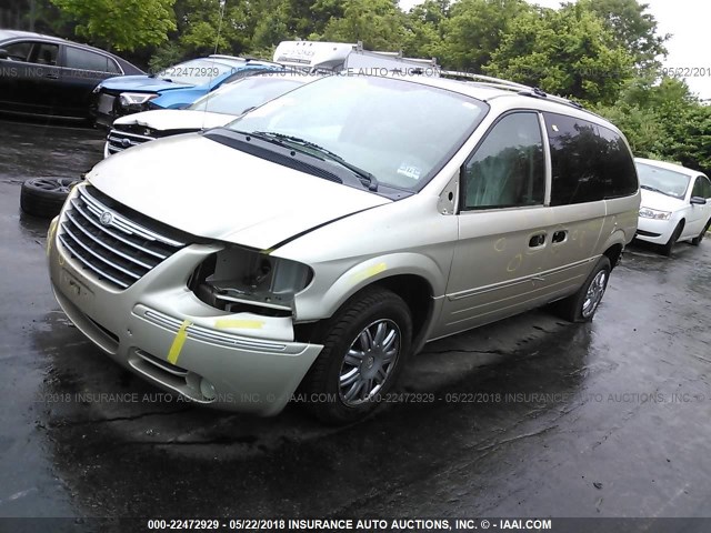 2C4GP64L45R233460 - 2005 CHRYSLER TOWN & COUNTRY LIMITED GOLD photo 2