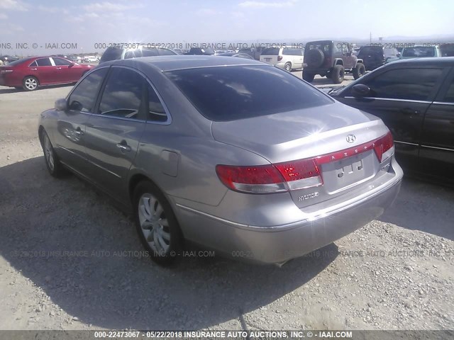 KMHFC46F67A170819 - 2007 HYUNDAI AZERA SE/LIMITED GRAY photo 3