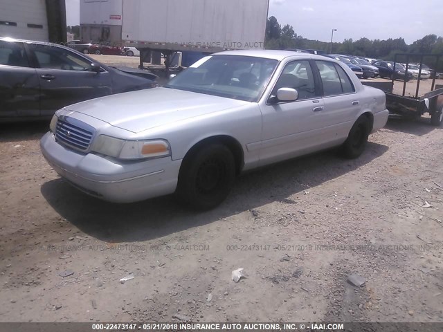 2FAFP73WXXX121375 - 1999 FORD CROWN VICTORIA  SILVER photo 2