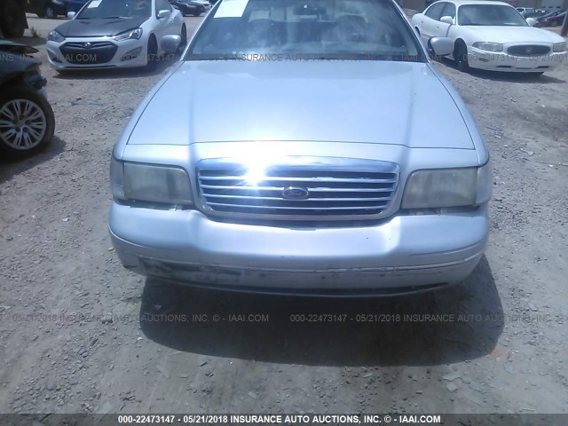 2FAFP73WXXX121375 - 1999 FORD CROWN VICTORIA  SILVER photo 6