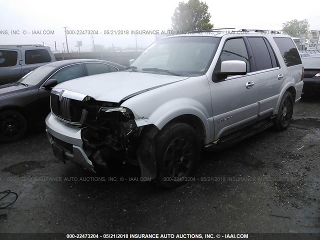 5LMFU28R73LJ44900 - 2003 LINCOLN NAVIGATOR GRAY photo 2