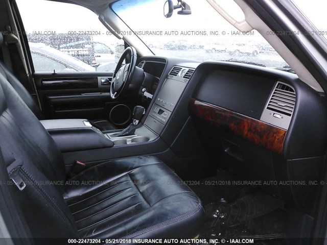 5LMFU28R73LJ44900 - 2003 LINCOLN NAVIGATOR GRAY photo 5