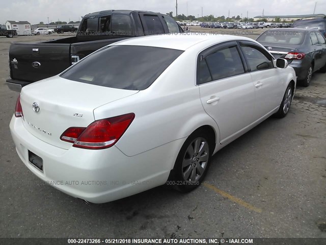 4T1BK36B85U003611 - 2005 TOYOTA AVALON XL/XLS/TOURING/LIMITED WHITE photo 4