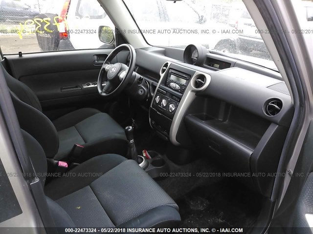JTLKT334364074745 - 2006 TOYOTA SCION XB GRAY photo 5