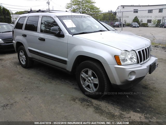 1J4HR48N45C690562 - 2005 JEEP GRAND CHEROKEE LAREDO/COLUMBIA/FREEDOM 银色 照片 1