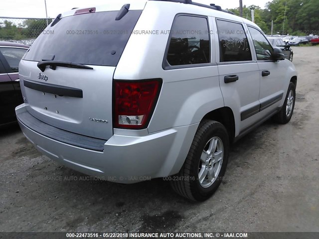 1J4HR48N45C690562 - 2005 JEEP GRAND CHEROKEE LAREDO/COLUMBIA/FREEDOM 银色 照片 4