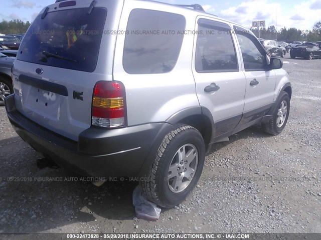 1FMYU03164KB52205 - 2004 FORD ESCAPE XLT GRAY photo 4
