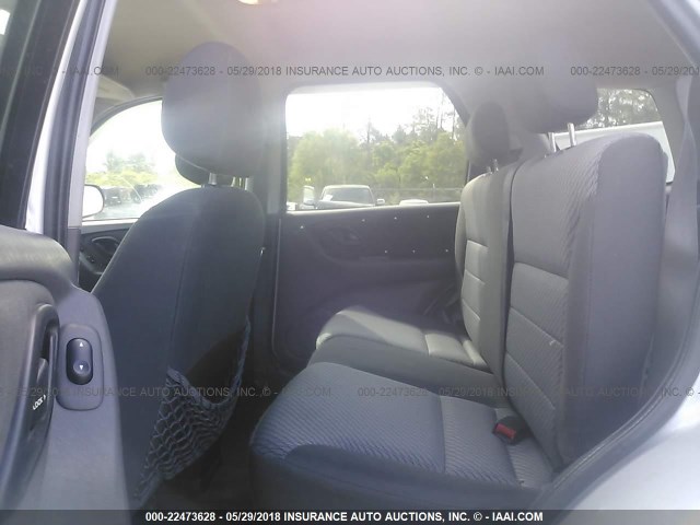 1FMYU03164KB52205 - 2004 FORD ESCAPE XLT GRAY photo 8