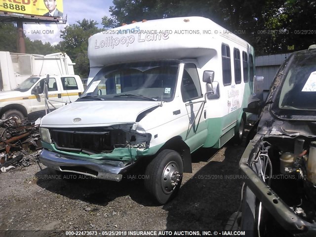 1FDWE35L5YHA13125 - 2000 FORD E350 WHITE photo 2