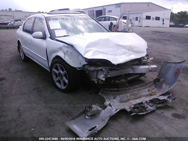 JN1CA31D5YT527882 - 2000 NISSAN MAXIMA GLE/GXE/SE WHITE photo 1