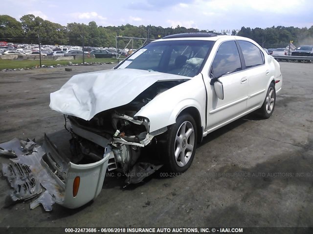 JN1CA31D5YT527882 - 2000 NISSAN MAXIMA GLE/GXE/SE WHITE photo 2