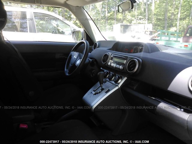 JTLKE50E181009318 - 2008 TOYOTA SCION XB BLUE photo 5