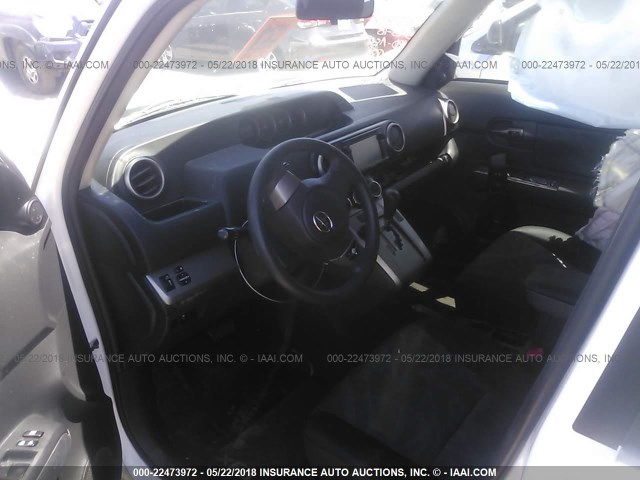 JTLZE4FE0FJ067336 - 2015 TOYOTA SCION XB თეთრი ფოტო 5