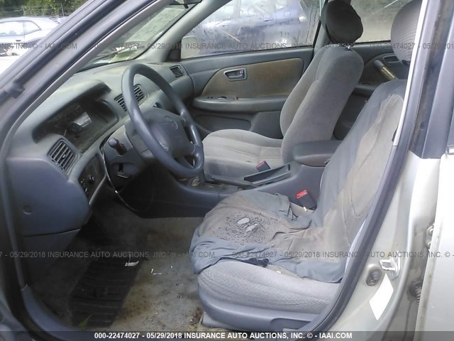 4T1BG22K1YU679369 - 2000 TOYOTA CAMRY CE/LE/XLE SILVER photo 5