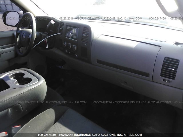 1GTN2TE06DZ327949 - 2013 GMC SIERRA K1500 GRAY photo 5