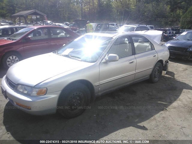 1HGCD5651TA050276 - 1996 HONDA ACCORD EX/EX-R SILVER photo 2