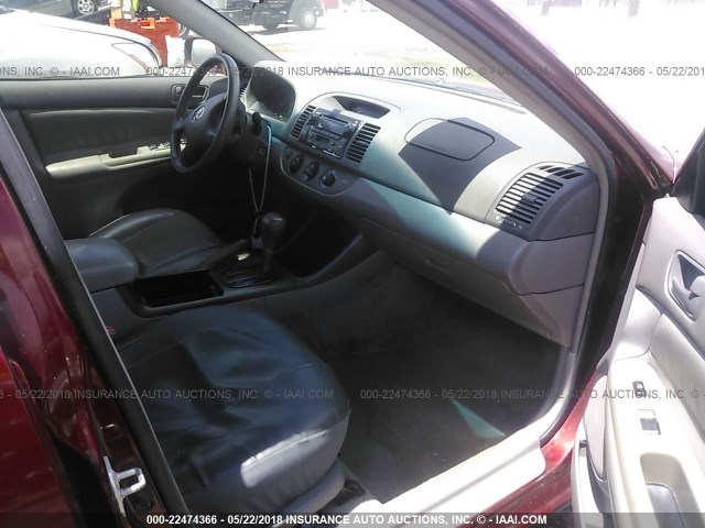4T1BF30K02U013431 - 2002 TOYOTA CAMRY LE/XLE/SE ბურგუნდია ფოტო 5