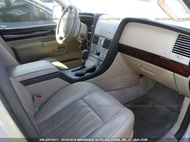 5LMEU88H85ZJ29098 - 2005 LINCOLN AVIATOR 白色 照片 5