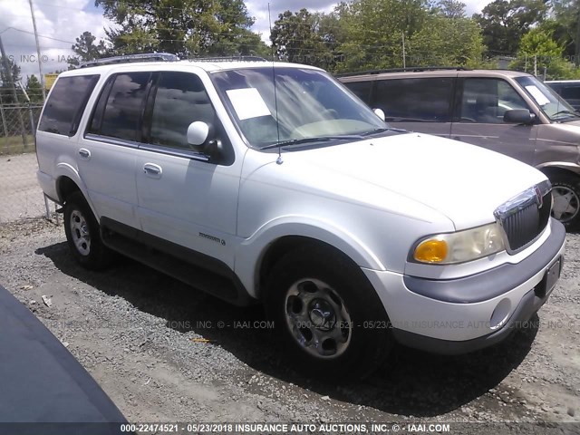 5LMPU28L8WLJ36129 - 1998 LINCOLN NAVIGATOR WHITE photo 1
