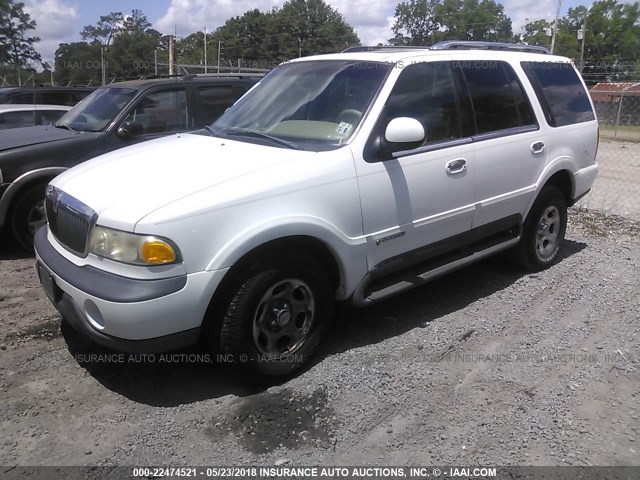 5LMPU28L8WLJ36129 - 1998 LINCOLN NAVIGATOR WHITE photo 2