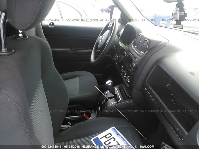 1C4NJPBA5GD753981 - 2016 JEEP PATRIOT SPORT BLACK photo 5