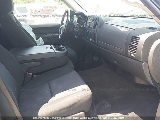 3GCPCSE02BG331395 - 2011 CHEVROLET SILVERADO C1500 LT أزرق صورة 5