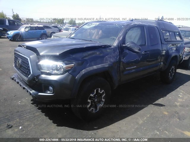 5TFSZ5ANXJX125876 - 2018 TOYOTA TACOMA ACCESS CAB/SR5/TRD SPT/OR GRAY photo 2